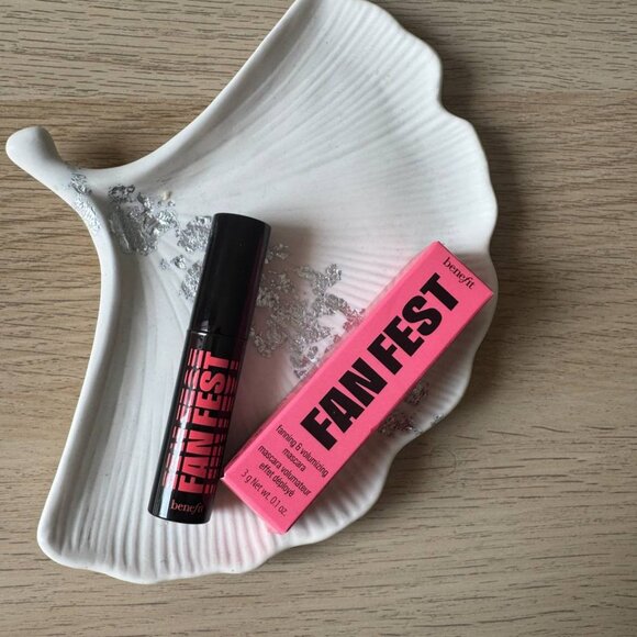 Benefit Other - $5 add on / BENEFIT fan fest fanning& volumizing mascara, 3g travel size